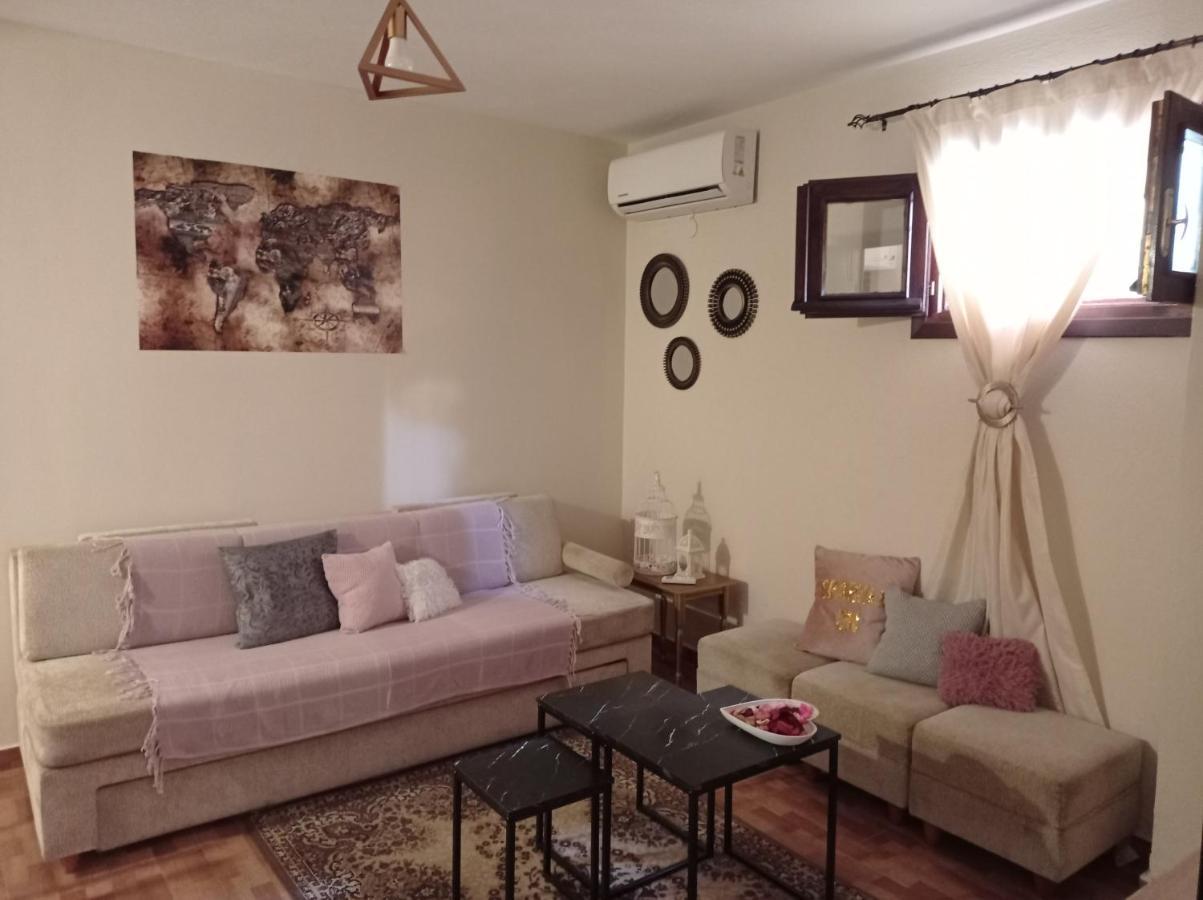 Elegant Apartment เทสซาโลนิกิ ภายนอก รูปภาพ